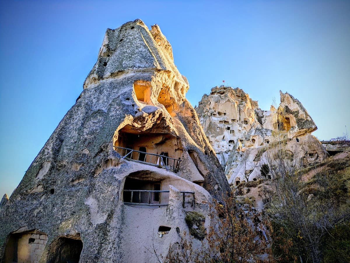 Uchisar Castle thumbnail 2