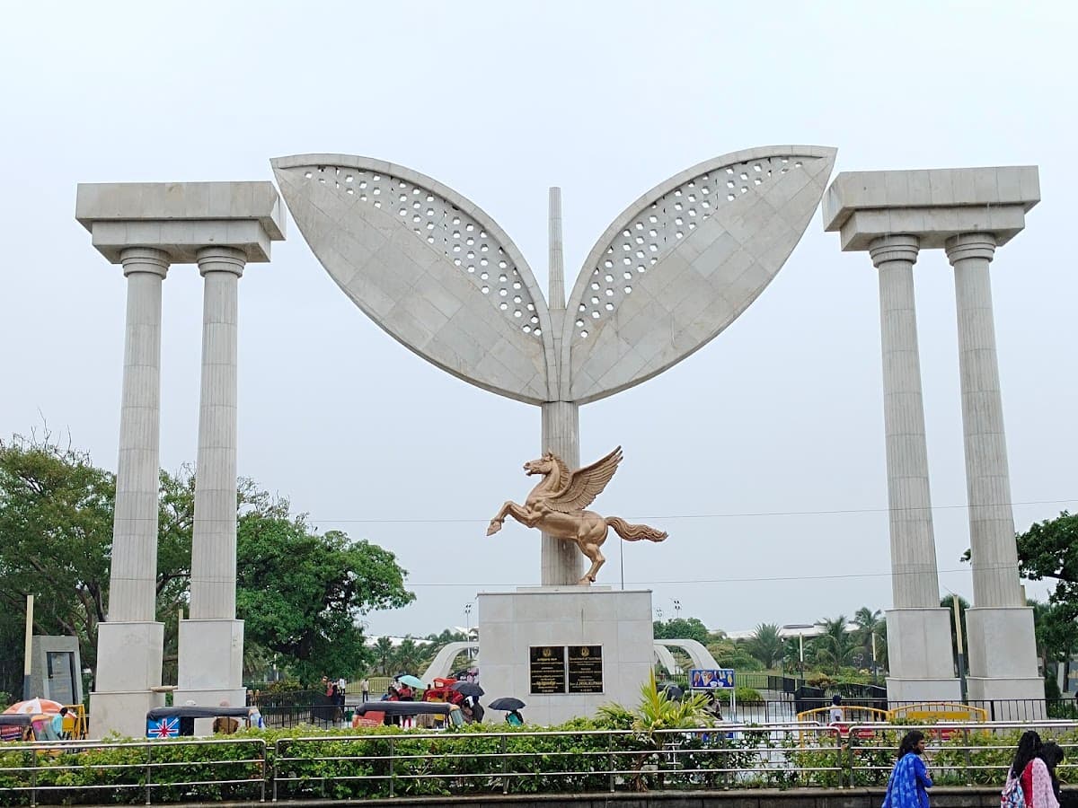 Dr.M.G.R. and Dr.J.Jayalalitha Memorial thumbnail 2