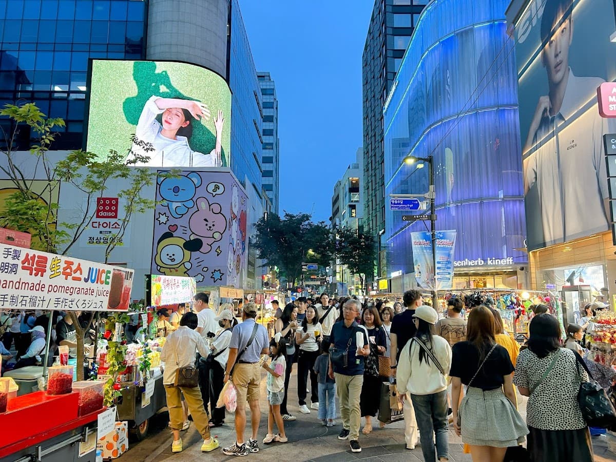 Myeongdong Shopping Street thumbnail 2