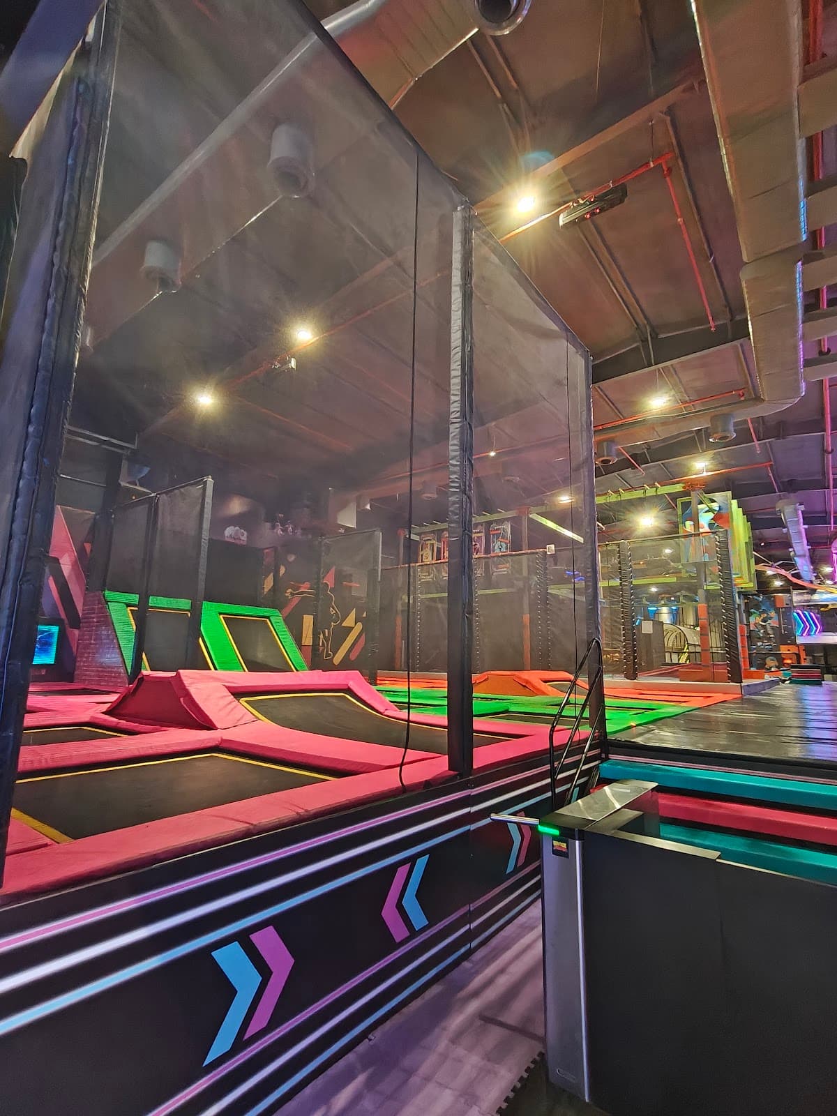 Space Jump- Family Entertainment Park 1