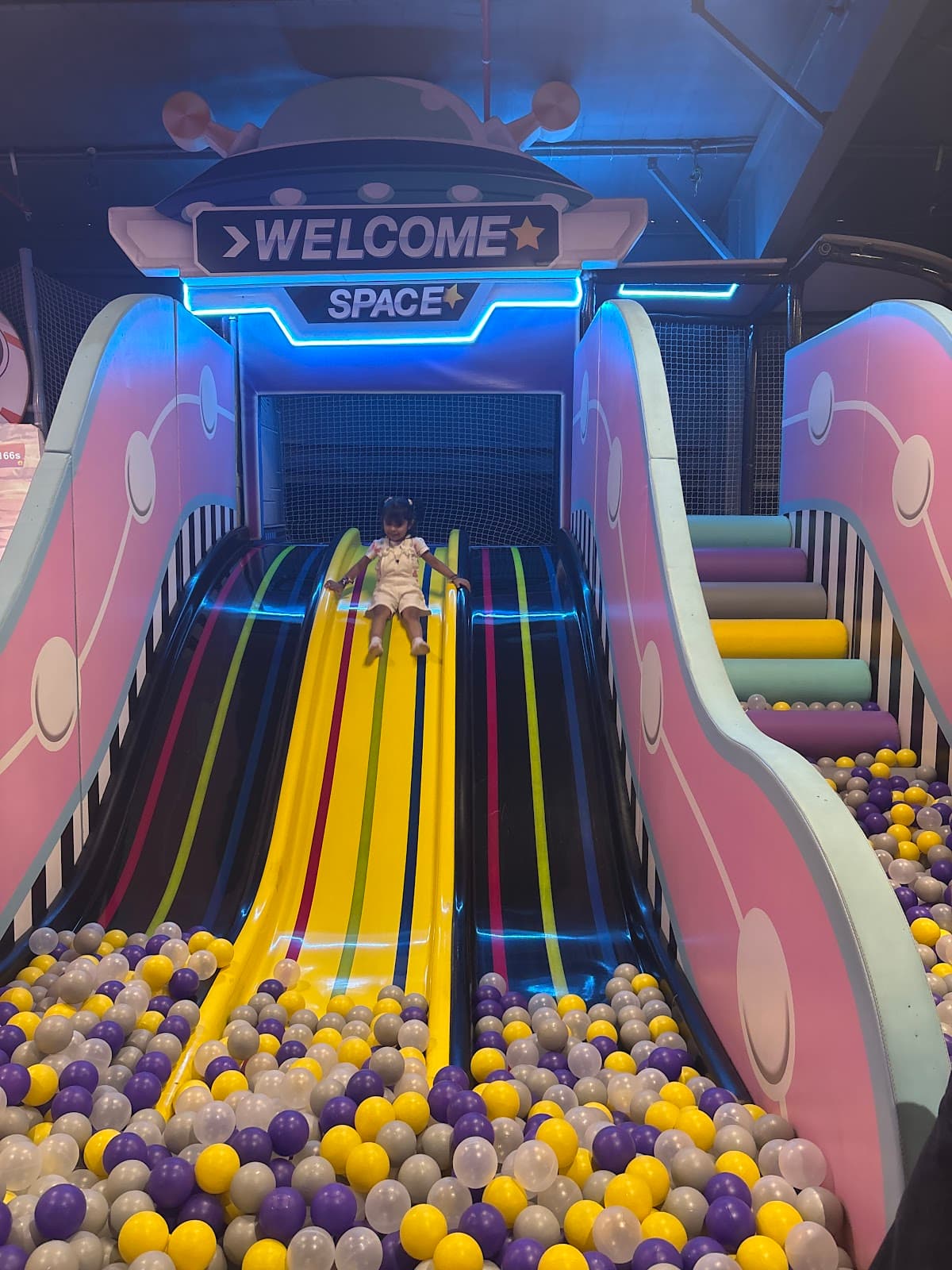 Space Jump- Family Entertainment Park thumbnail 2