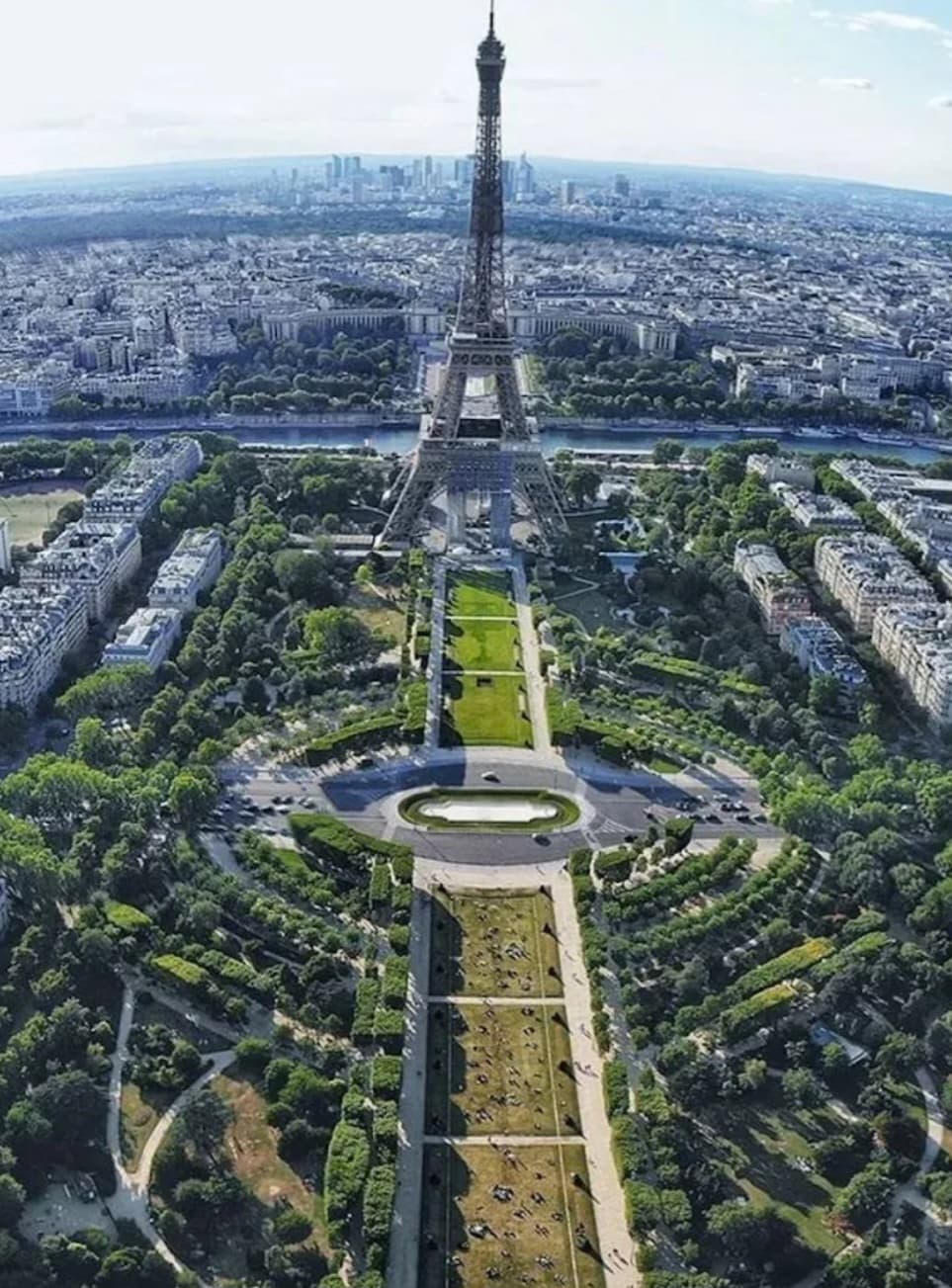 Eiffel Tower thumbnail 2