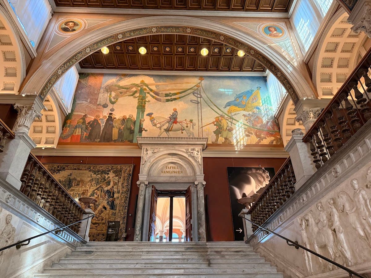 National Museum thumbnail 3