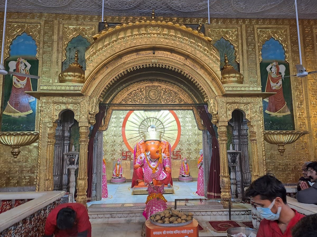 Moti Dungri Ganesh Ji Temple thumbnail 2