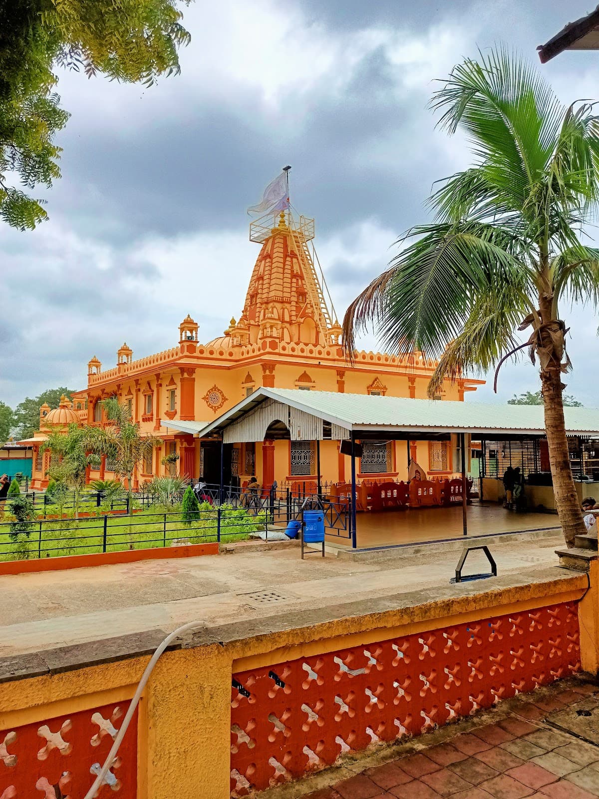 Lambha Baliyadev Temple thumbnail 3