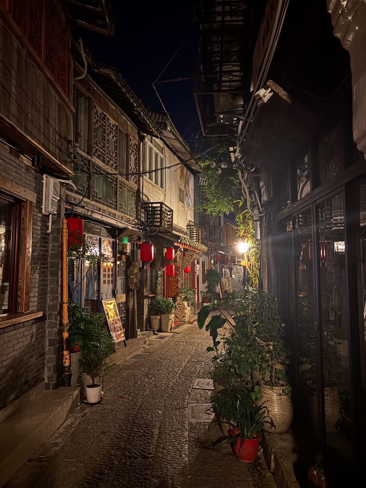 Shanghai Zhujiajiao Ancient Town Tourist Zone thumbnail 3