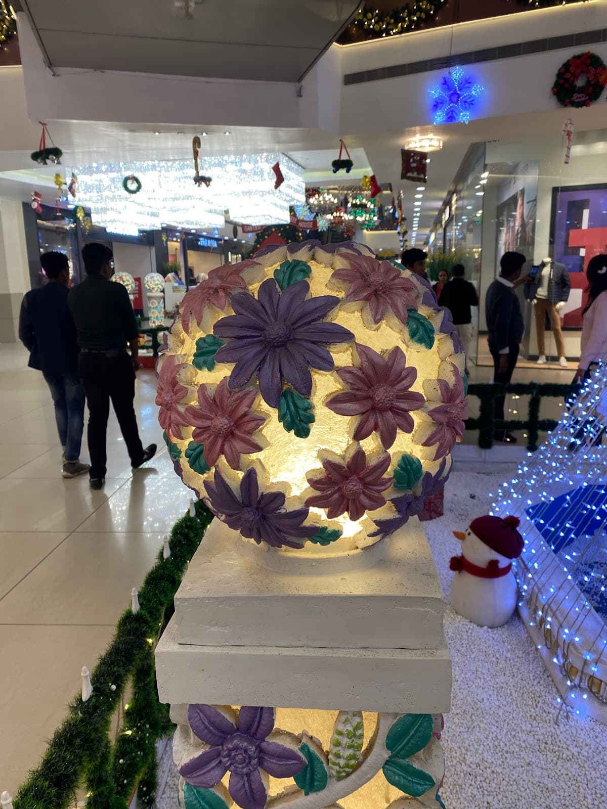 Z Square Mall thumbnail 3