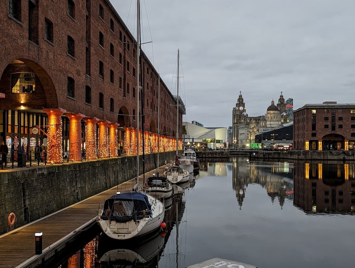Liverpool Waterfront thumbnail 3