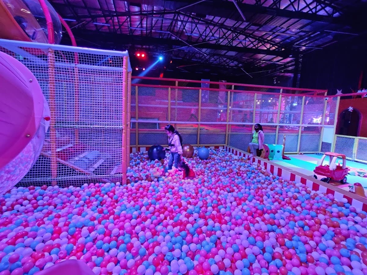 Zooper India Trampoline Park Gurgaon thumbnail 3