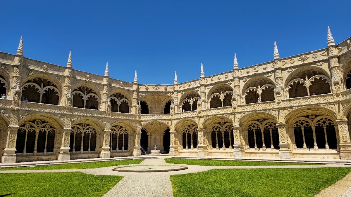 Jerónimos Monastery thumbnail 2