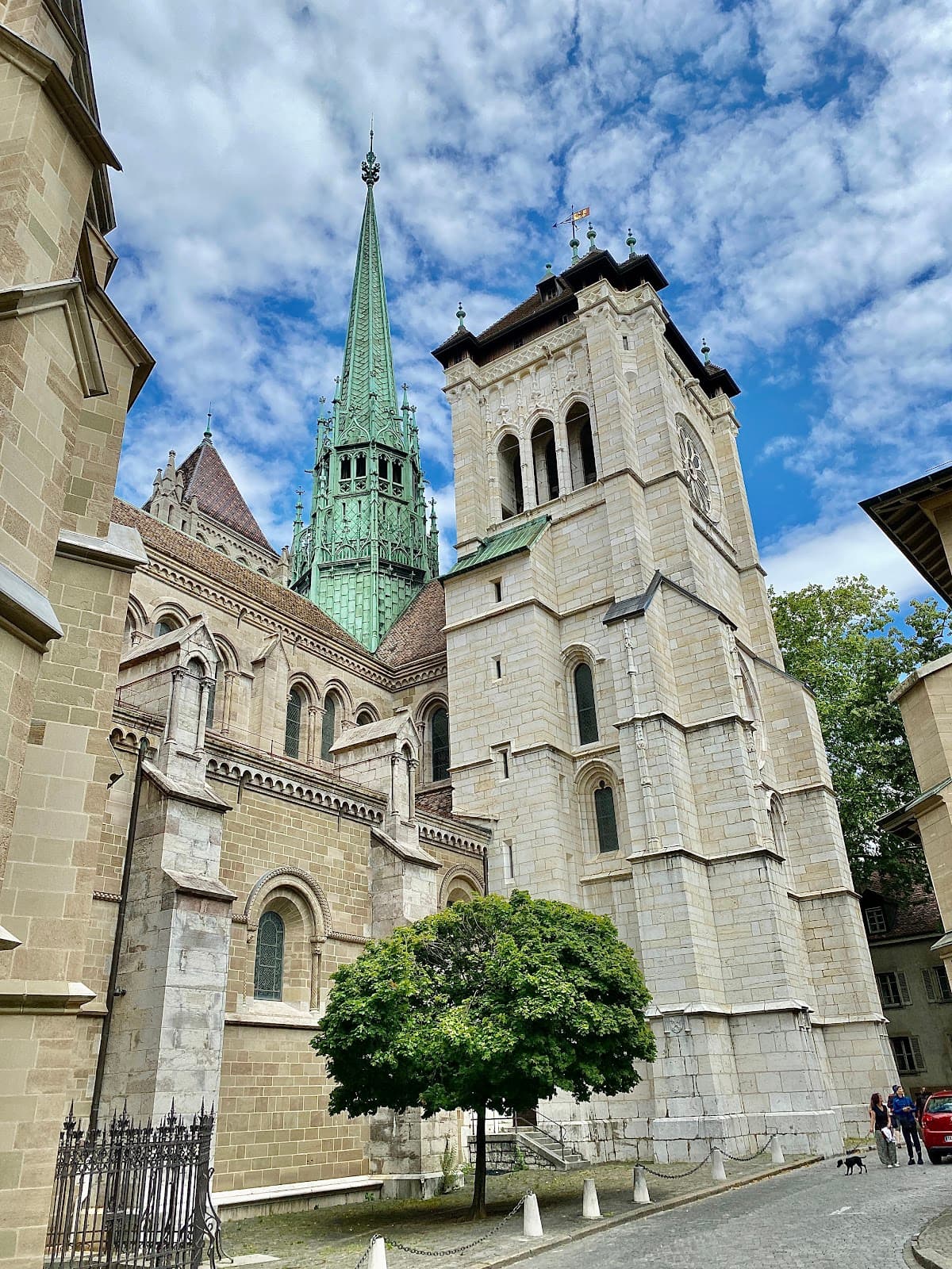 Cathédrale Saint-Pierre Genève thumbnail 3