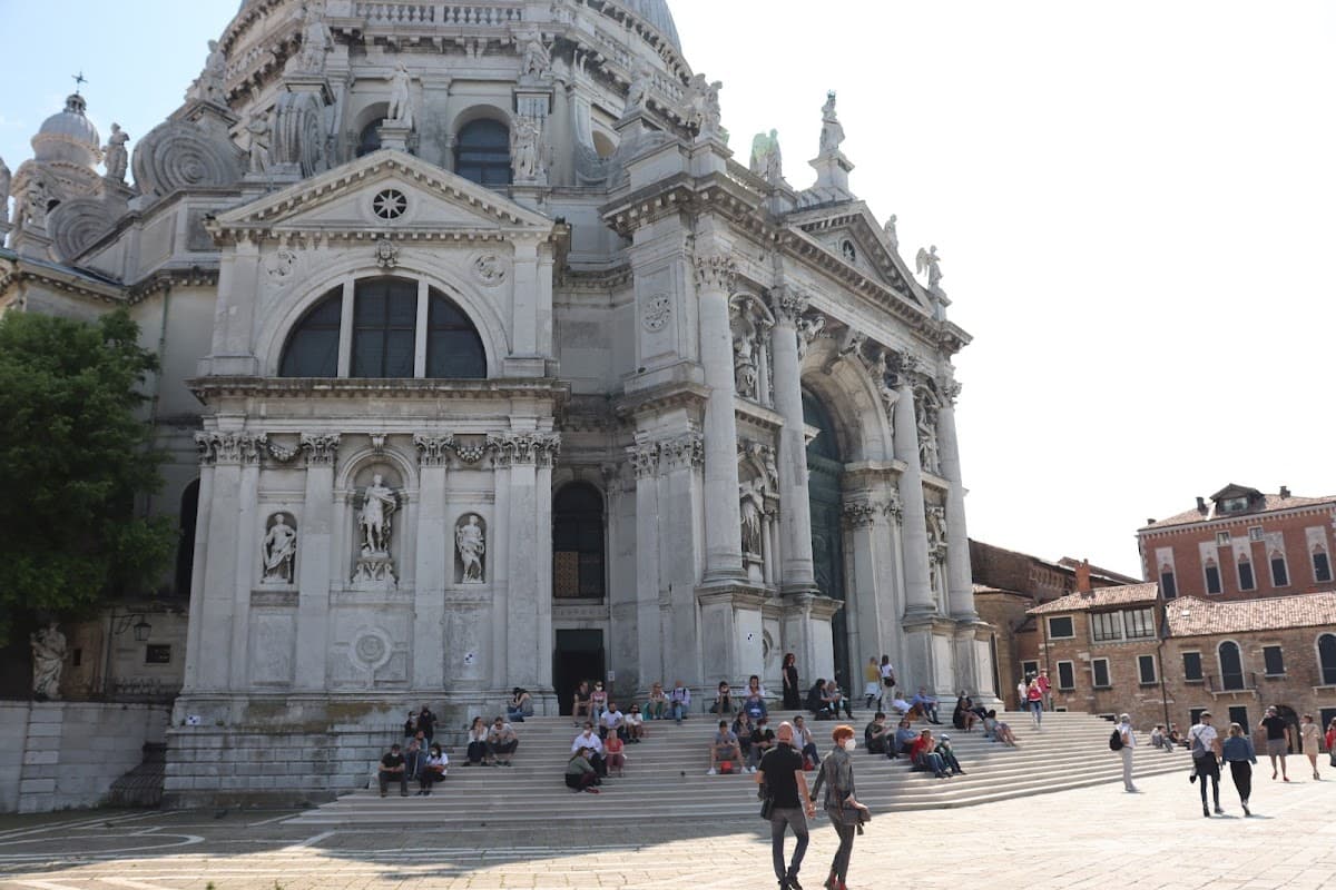 Basilica Santa Maria della Salute thumbnail 3