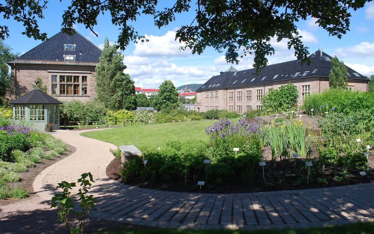 Botanical Garden thumbnail 2