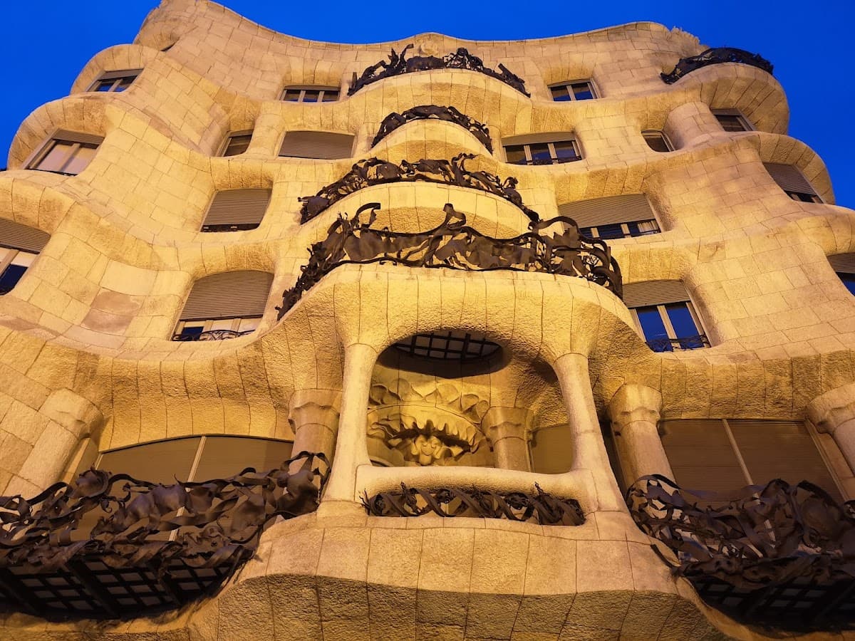 La Pedrera - Casa Milà thumbnail 2