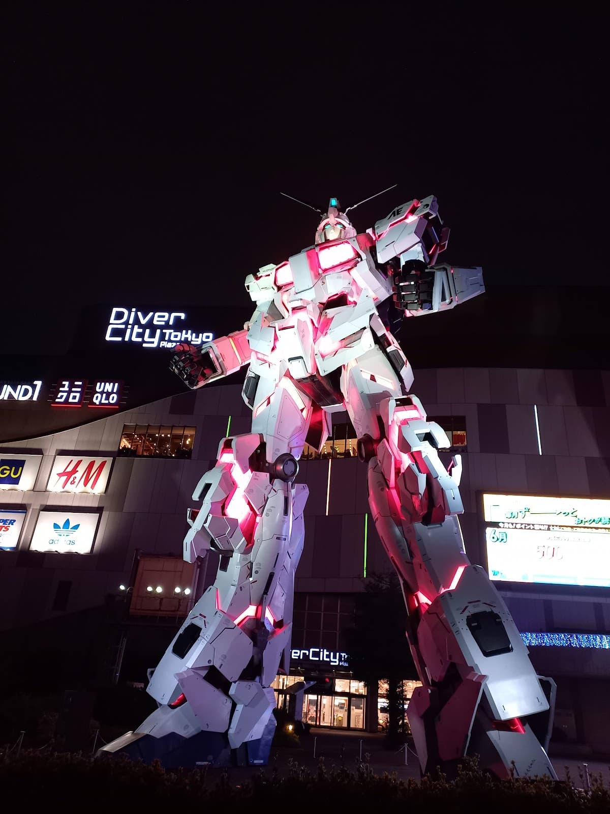 Unicorn Gundam thumbnail 2