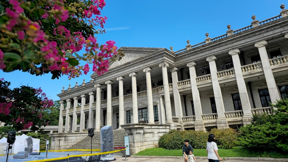 Deoksugung Palace thumbnail 3