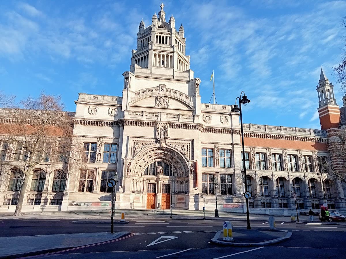 Victoria and Albert Museum thumbnail 2