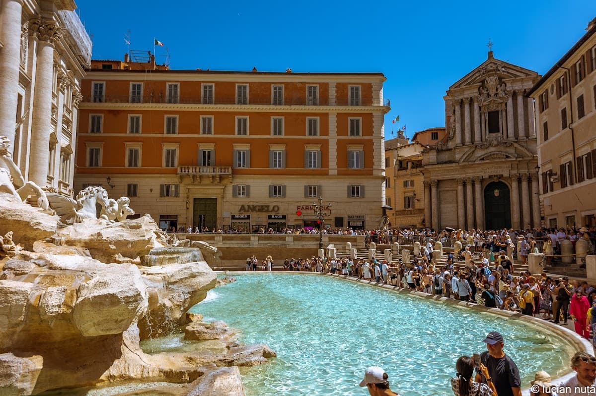 Trevi Fountain thumbnail 2