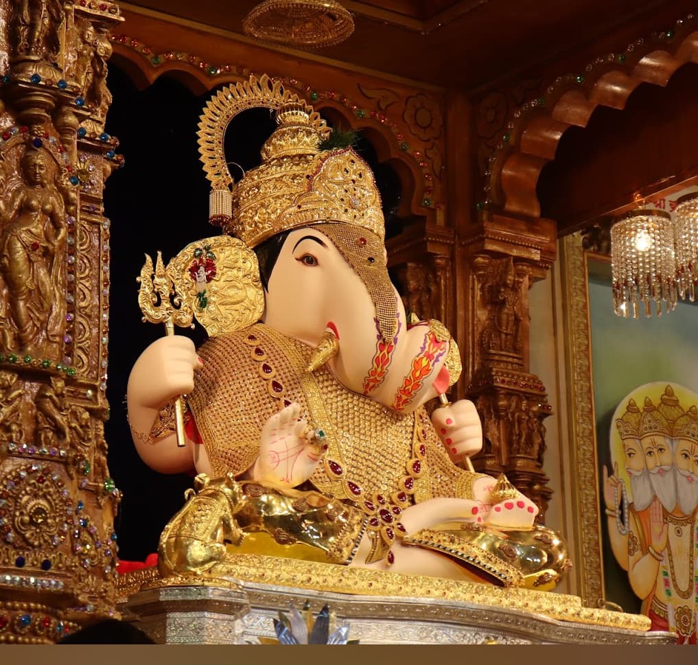 Shrimant Dagdusheth Halwai Ganpati Mandir thumbnail 2