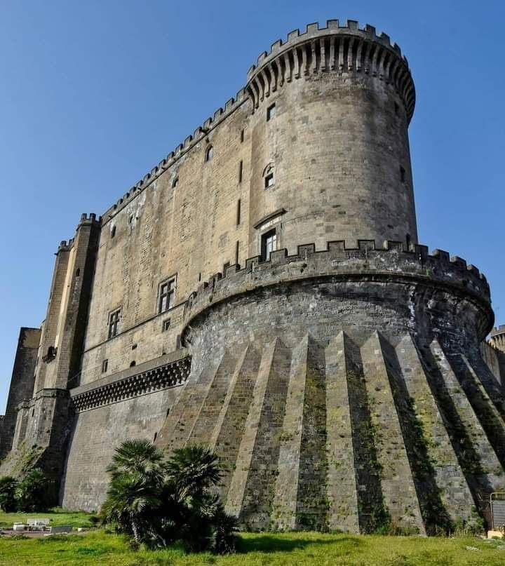 Castel Nuovo thumbnail 2