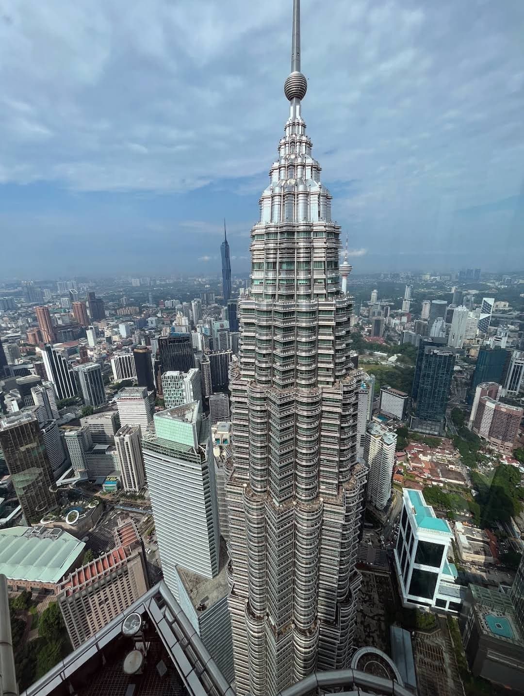 Petronas Twin Towers thumbnail 3
