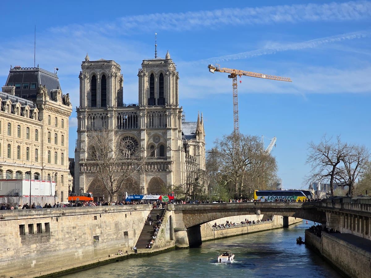 Notre-Dame Cathedral of Paris thumbnail 3