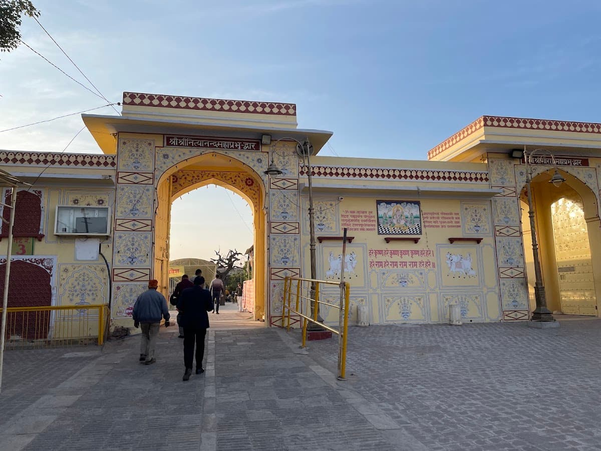 THIKANA MANDIR SRI GOVINDDEVJI , JAIPUR thumbnail 3