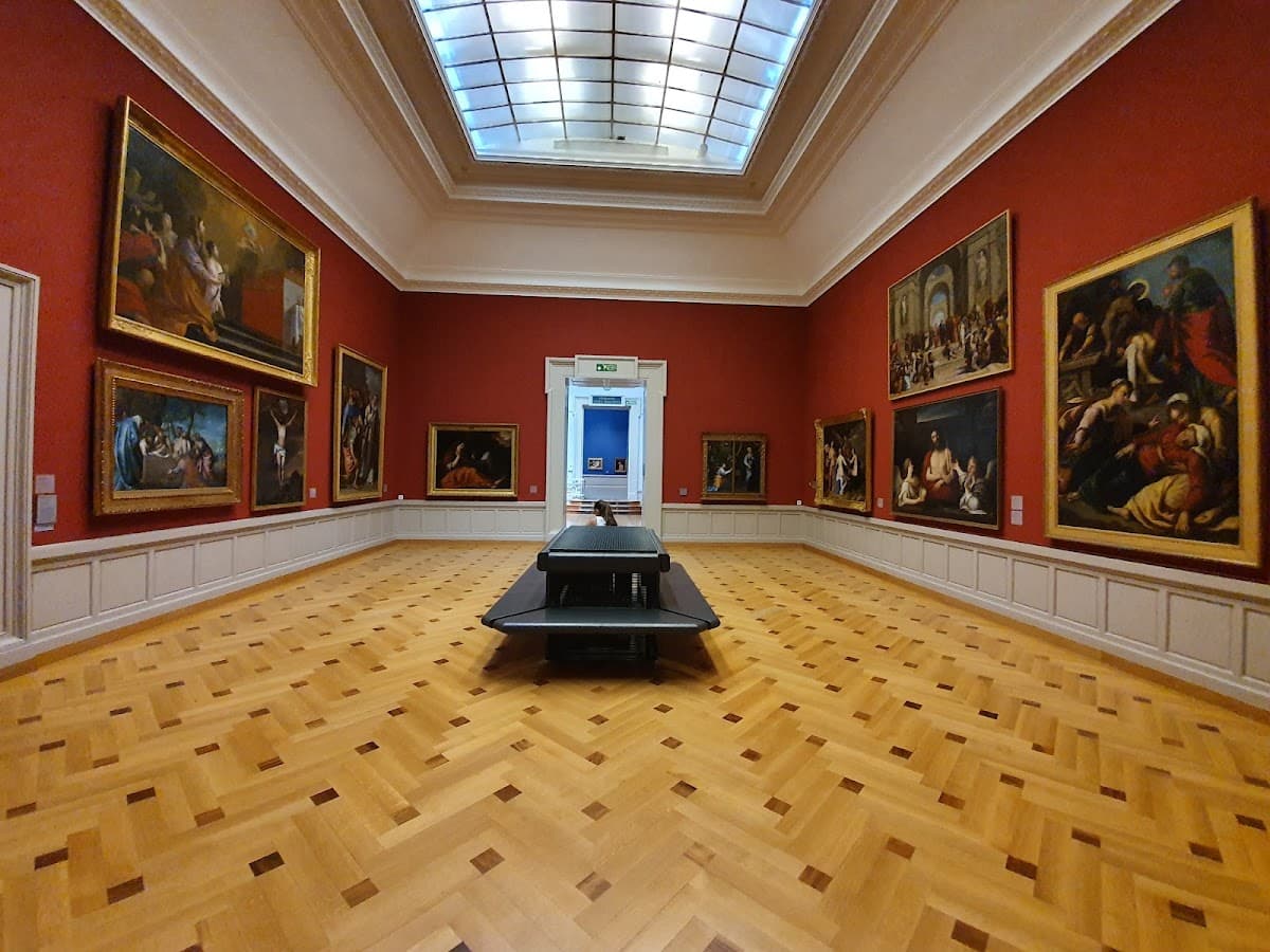 Musée d'Art et d'Histoire thumbnail 2