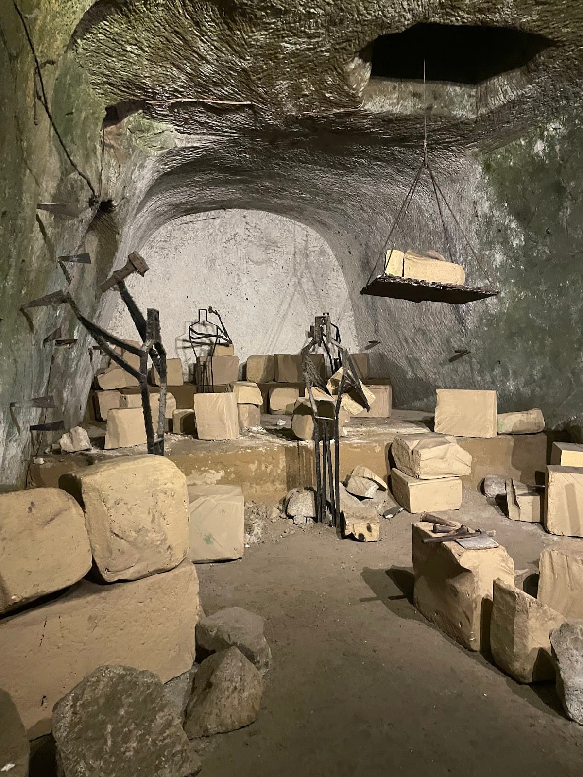 Underground Naples thumbnail 3