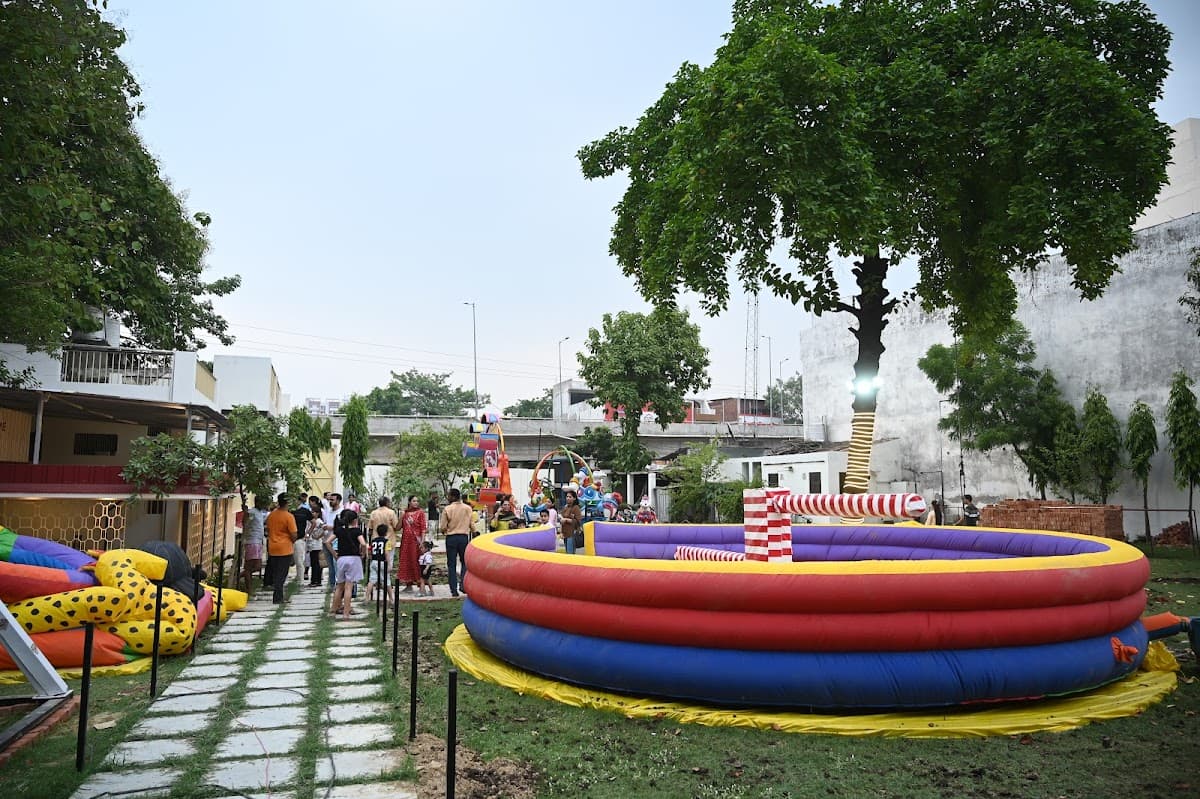 Welcome Garden - Lawn | Restaurant | Amusement Park for Kids thumbnail 3