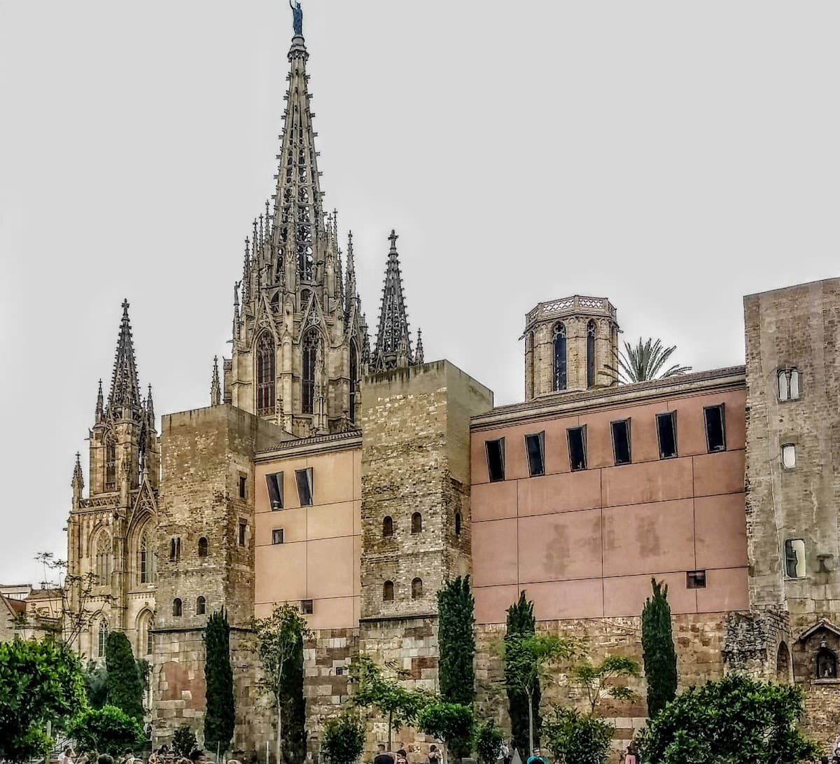 Cathedral of Barcelona thumbnail 3
