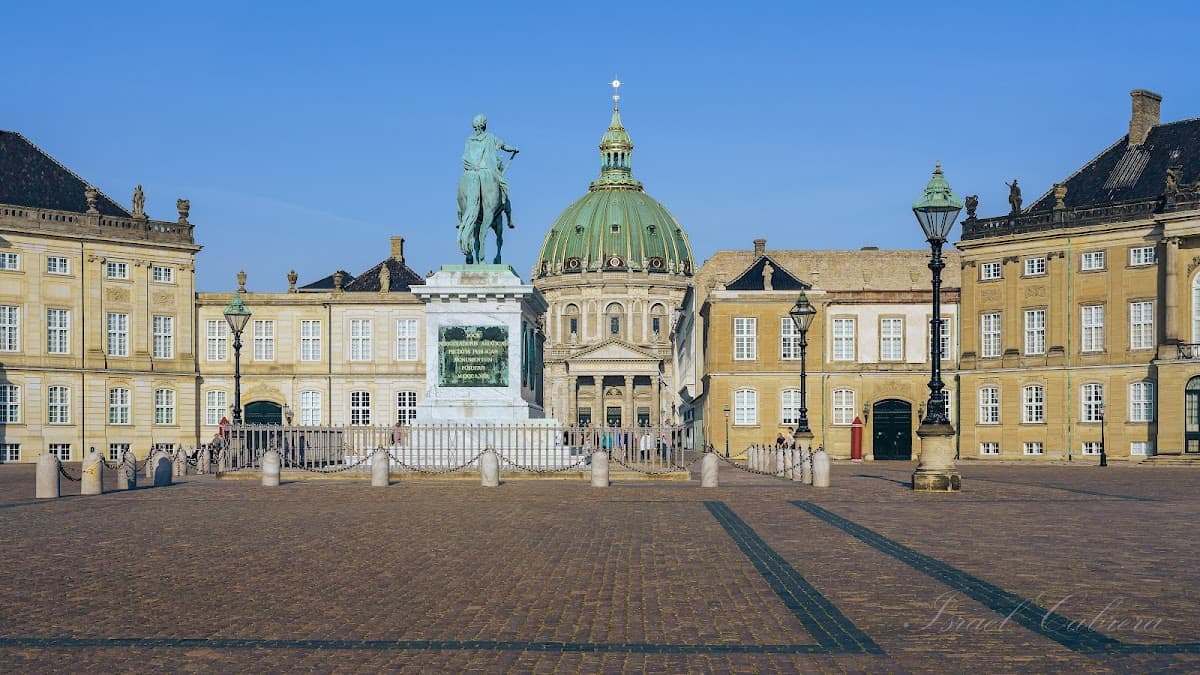 Amalienborg Palace thumbnail 2