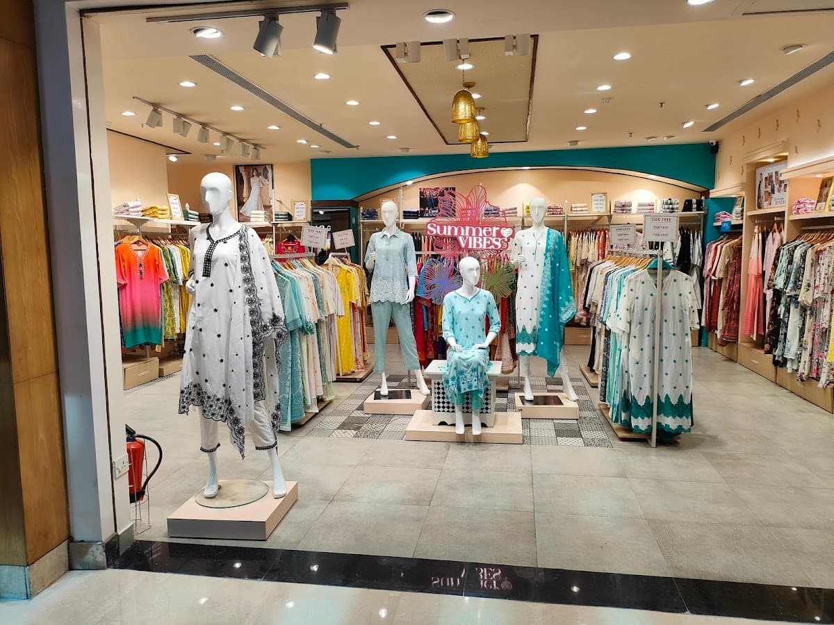 Acropolis Mall thumbnail 2