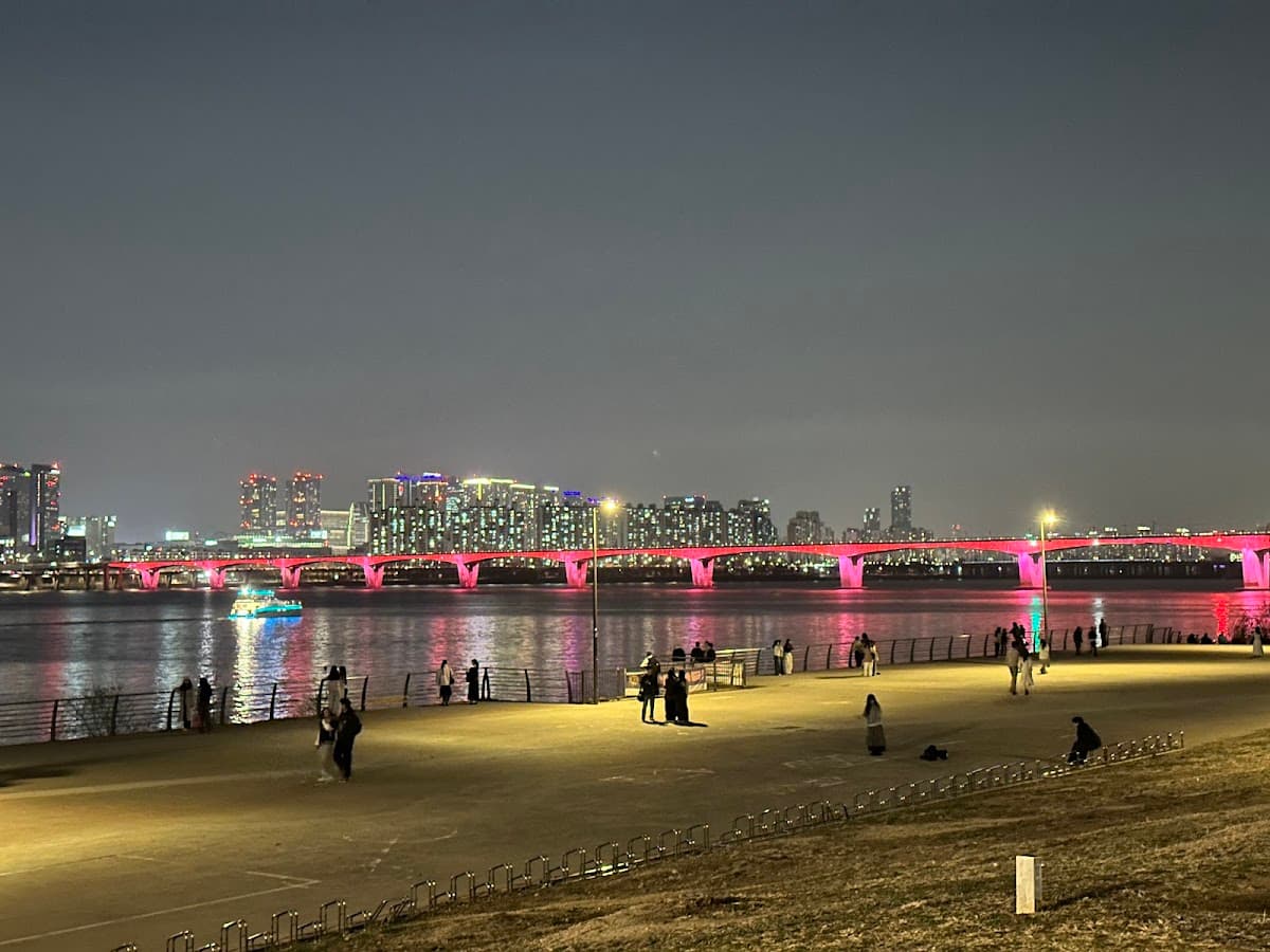 Yeouido Hangang Park thumbnail 2