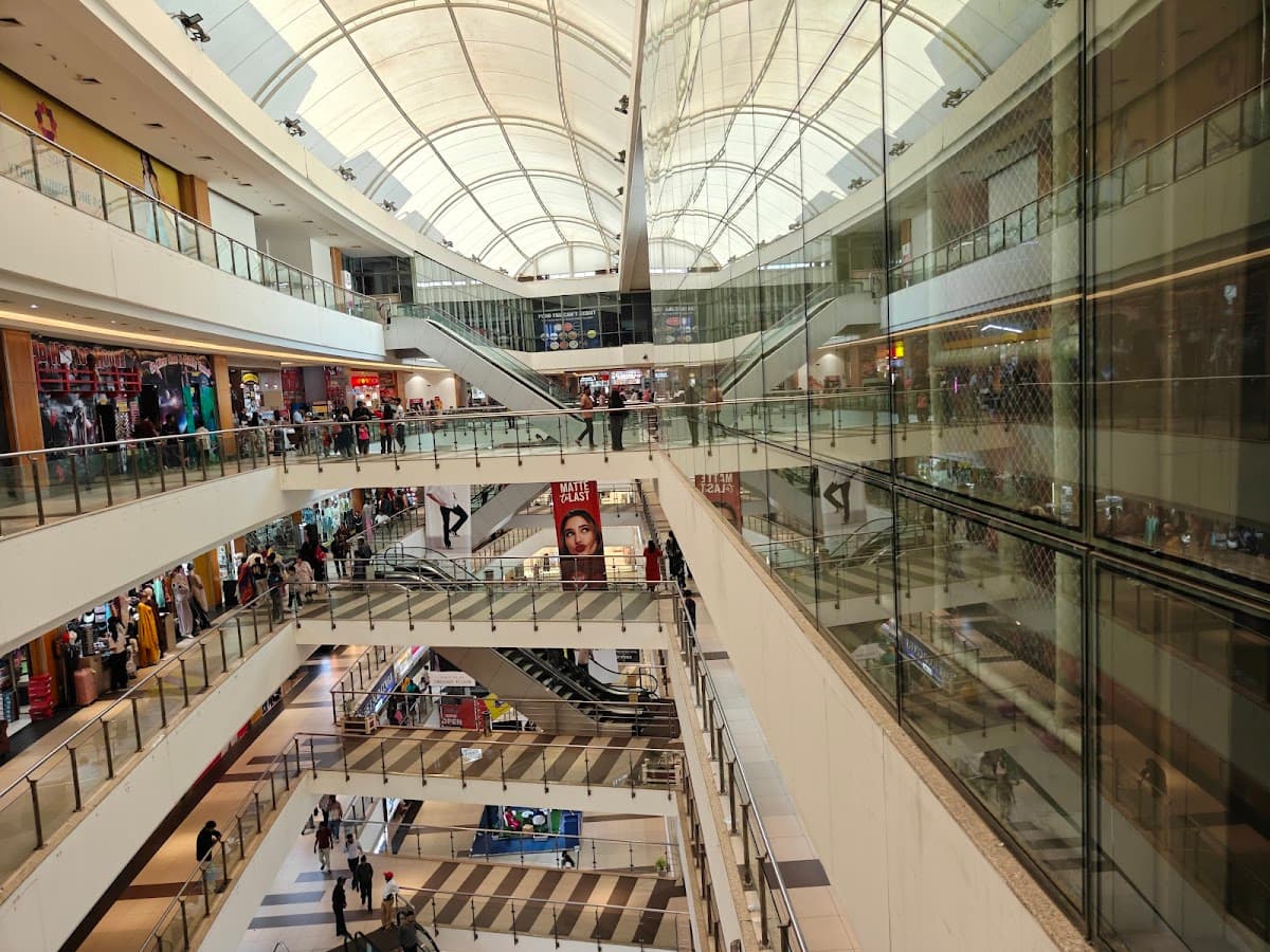 Pink Square Mall thumbnail 2