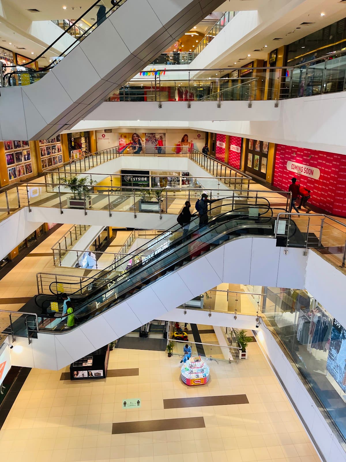Pink Square Mall thumbnail 3