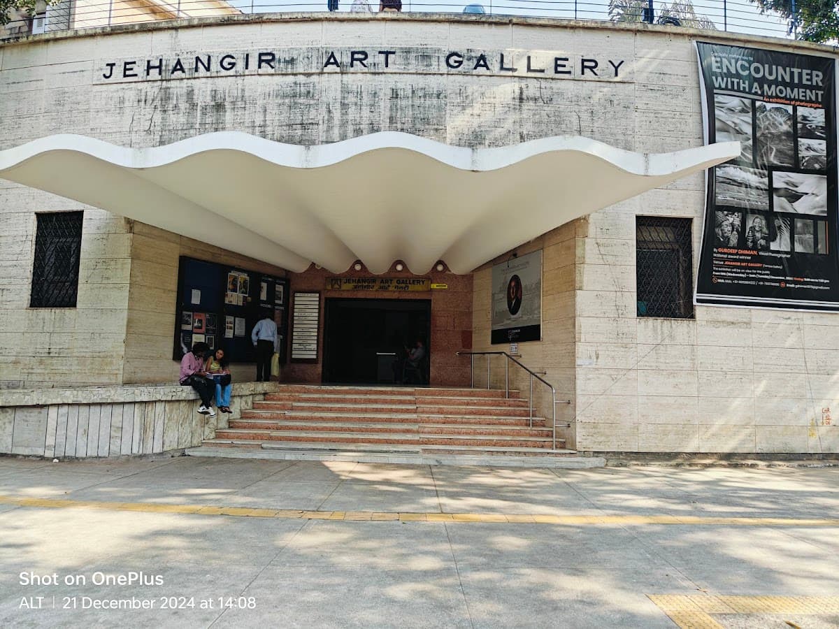 Jehangir Art Gallery thumbnail 2
