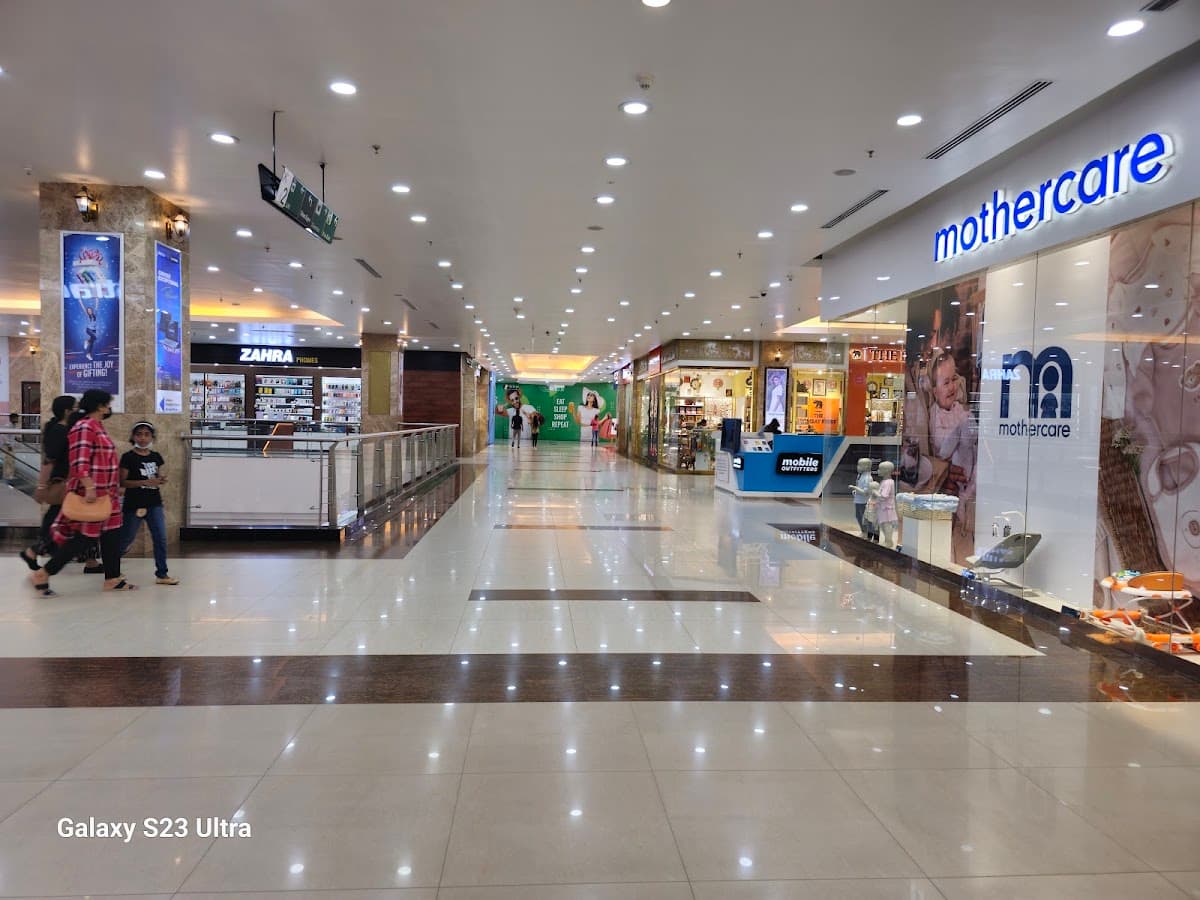 LuLu International Shopping Mall thumbnail 3