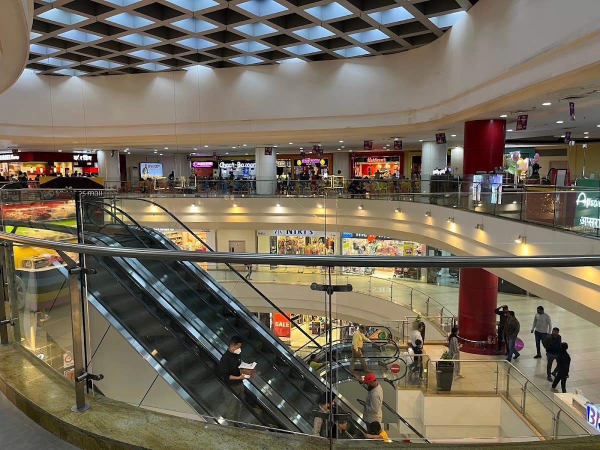 Seasons Mall thumbnail 3