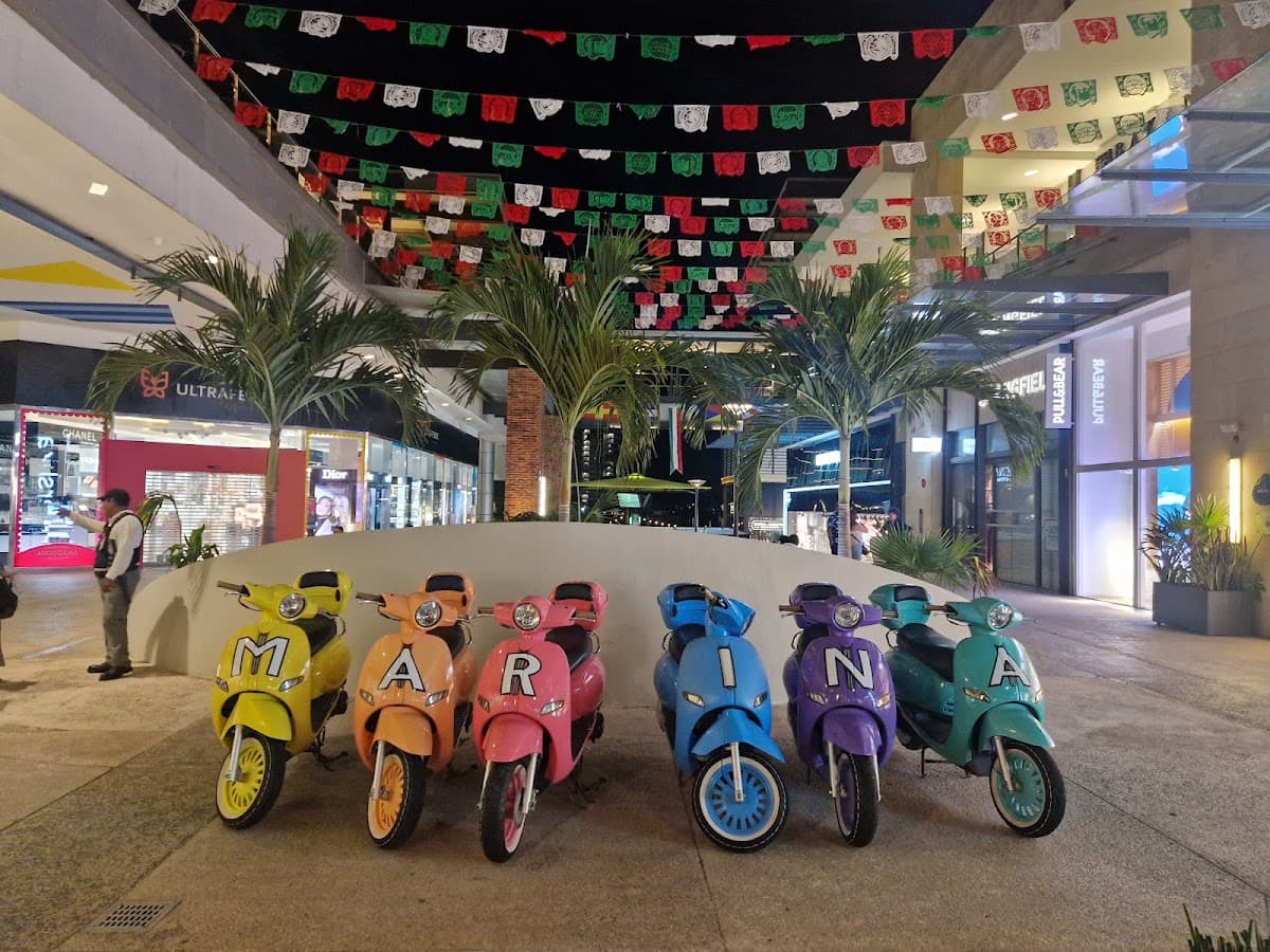 Marina Puerto Cancún thumbnail 3