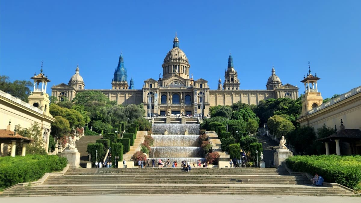 Magic Fountain of Montjuïc thumbnail 3