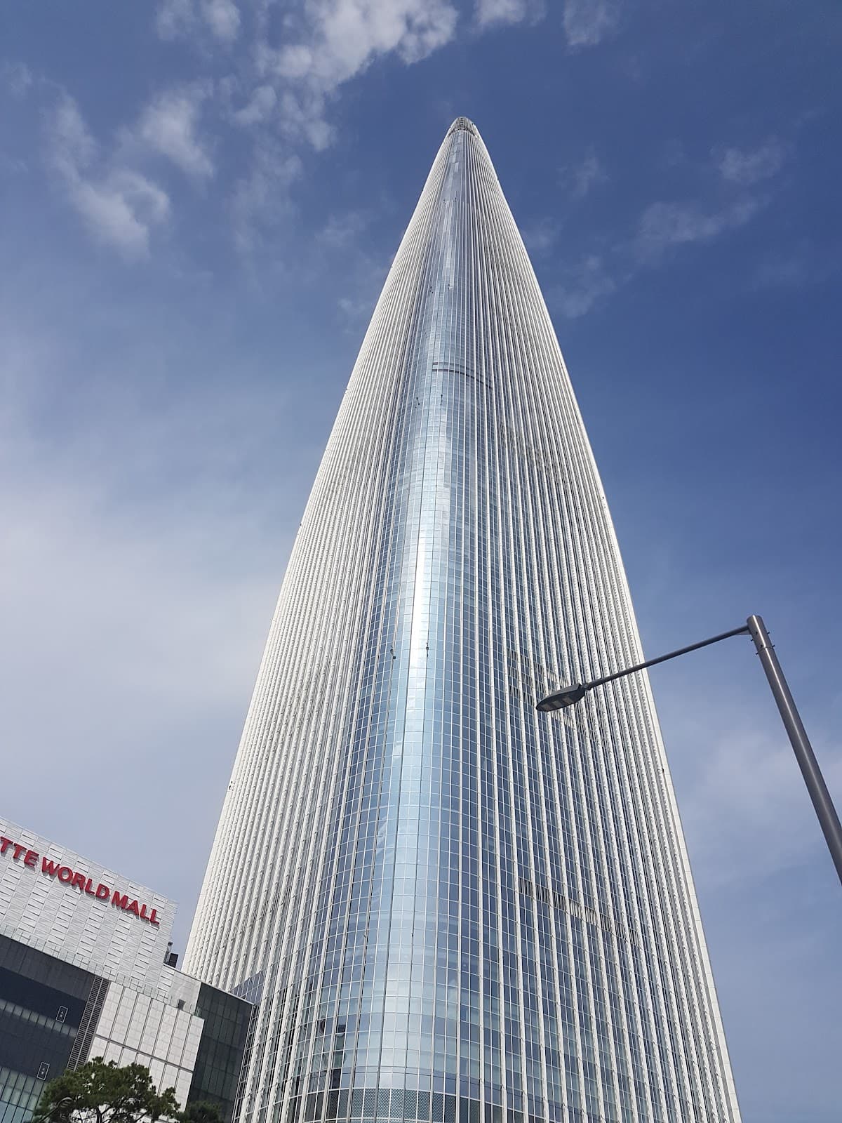 Lotte World Tower thumbnail 3