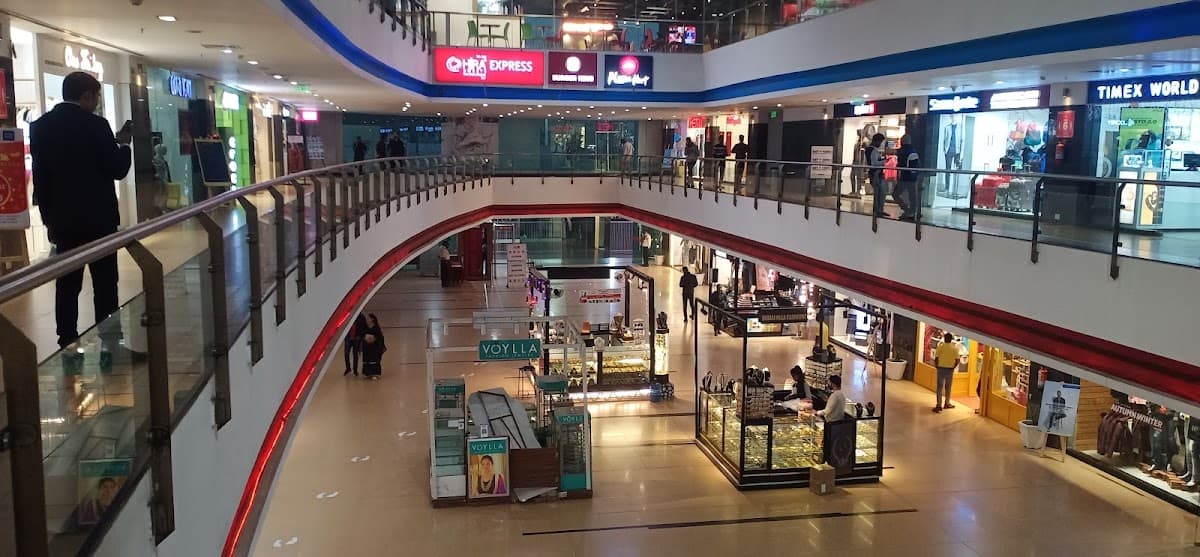 JHV Mall thumbnail 2