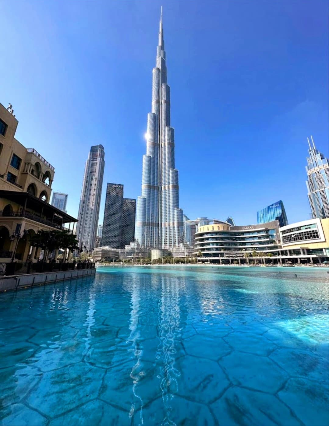 The Dubai Fountain thumbnail 3
