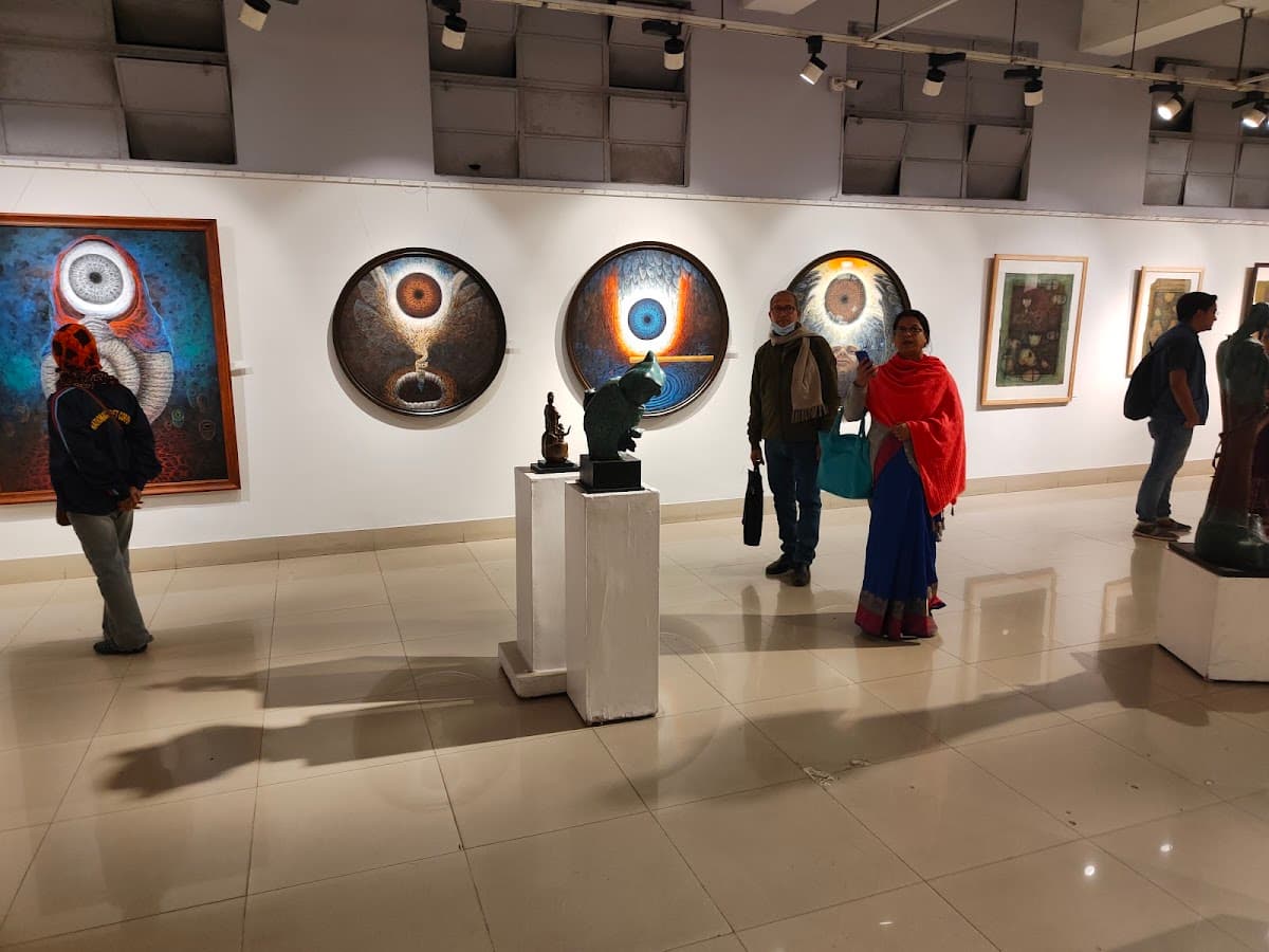Academy of Fine Arts thumbnail 2