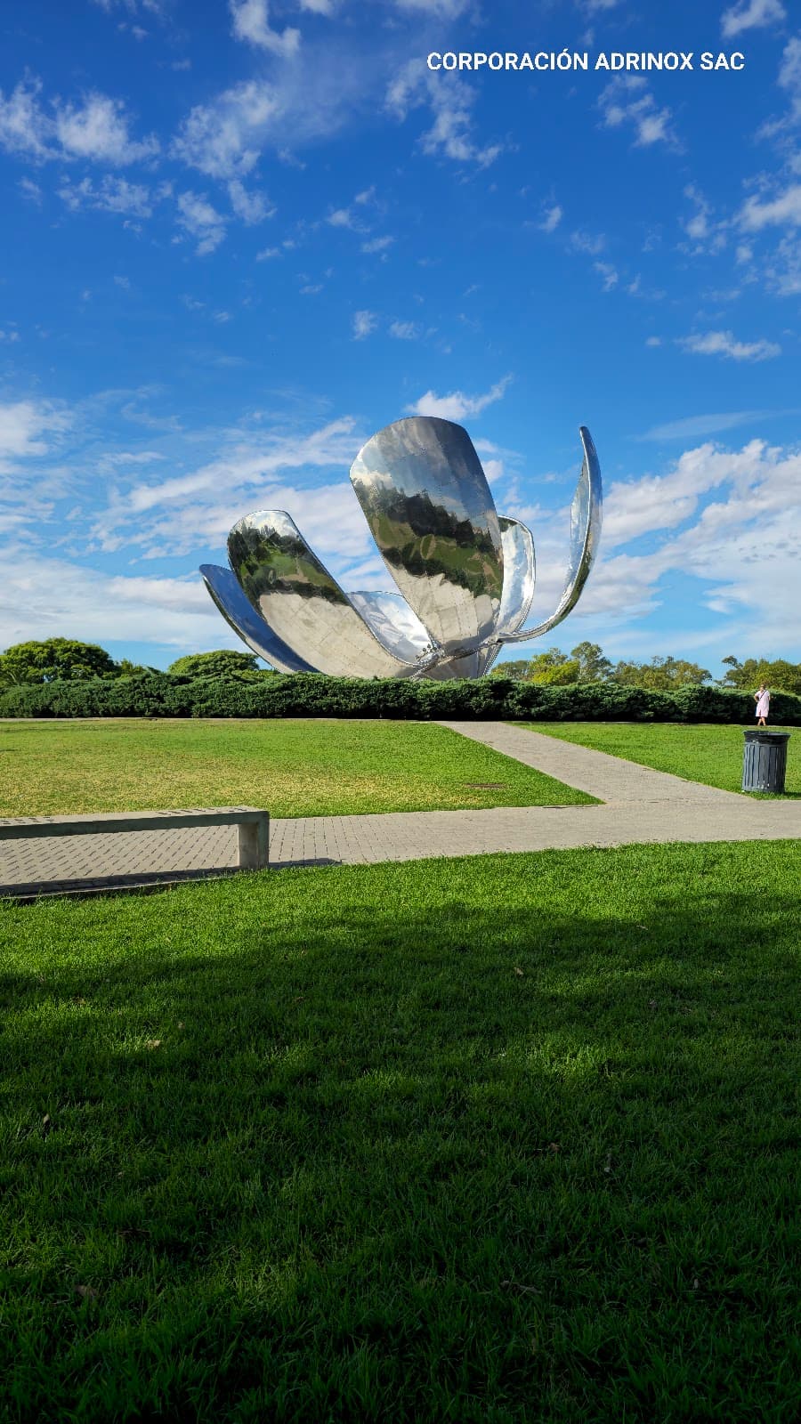 Floralis Generica