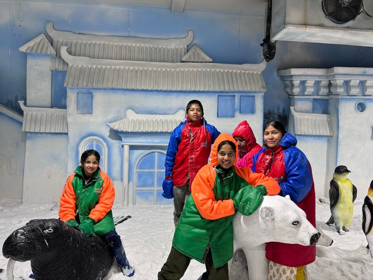 Snow Kingdom (Mumbai) thumbnail 3