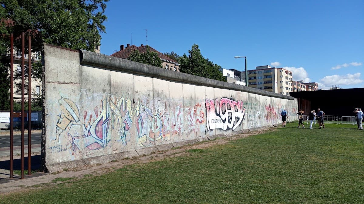 Berlin Wall Memorial thumbnail 2