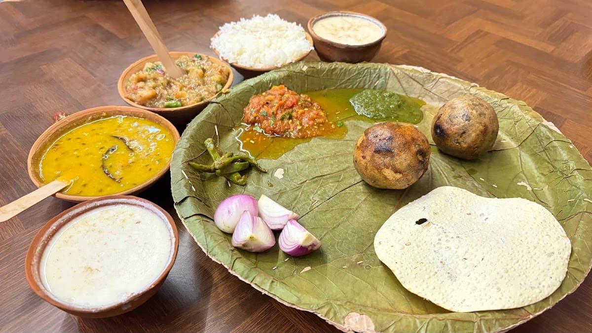 Desi Mandapam Baati Chokha Restaurant thumbnail 2