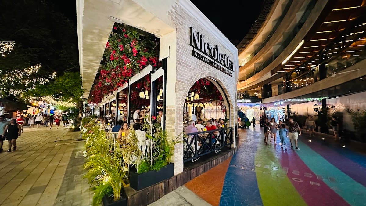 Nicoletta Playa Del Carmen 1